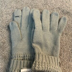 Calvin Klein Soft Gray Knit Gloves